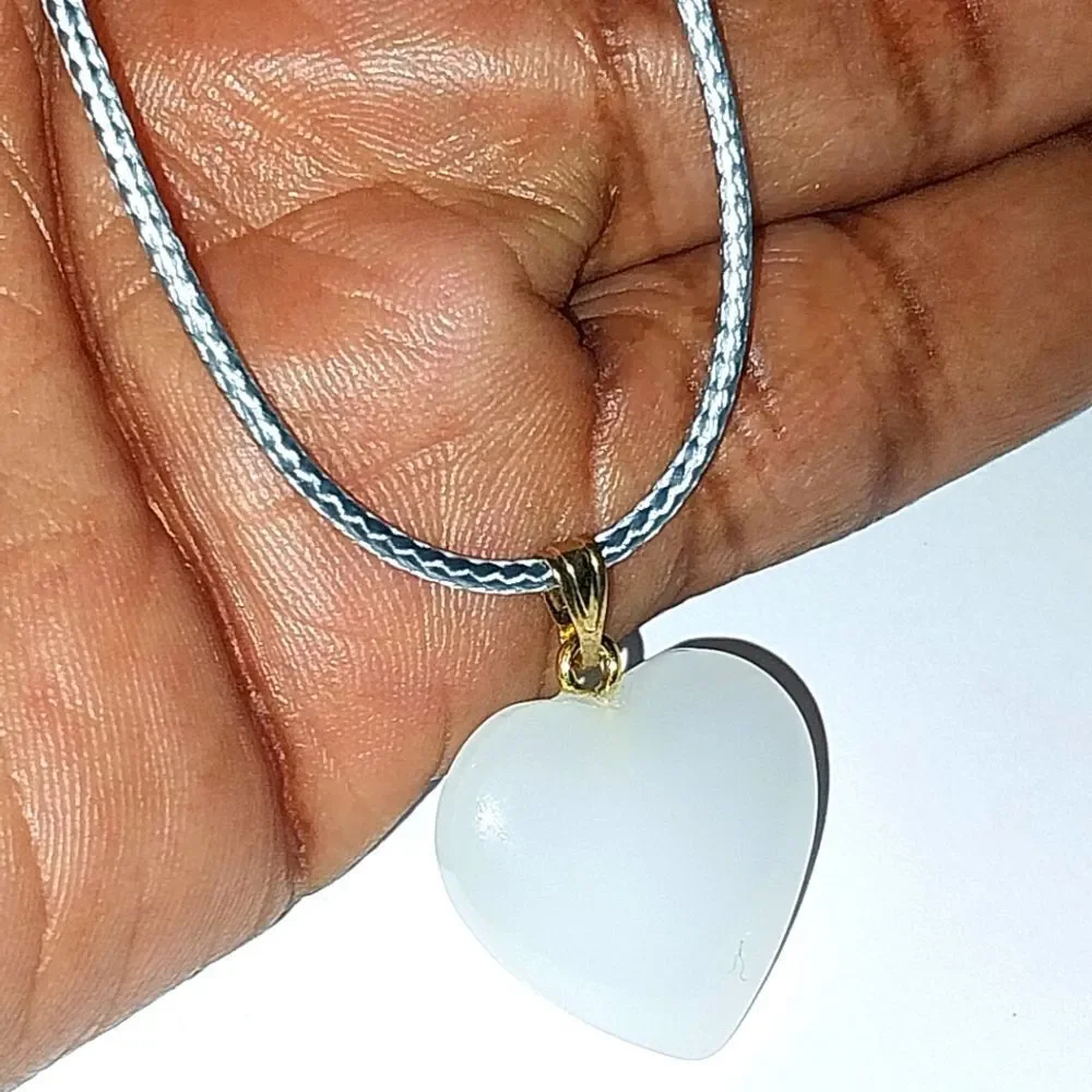 Vintage Beautiful Glass Heart Necklace For Adults And Kids